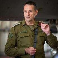 הרמטכ"ל הרצי הלוי בבסיס חיל האוויר בתל-נוף. | דובר צה"ל