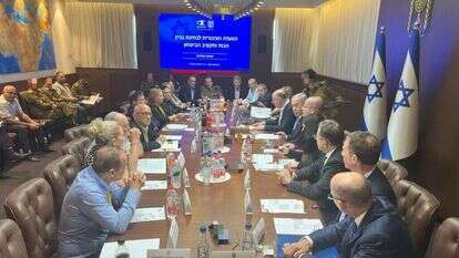 ישיבת הוועדה הציבורית לבחינת תקציב הביטחון ובניין הכוח של צה"ל. | דוברות רה"מ