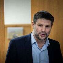 שר האוצר וראש מפלגת הציונות הדתית בצלאל סמוטריץ' מוביל ישיבת סיעה בכנסת. | יונתן זינדל, פלאש 90