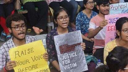 הפגנה היום (ב') בכלכותה; הודו, בעקבות תקרית אונס בעיר. | EPA