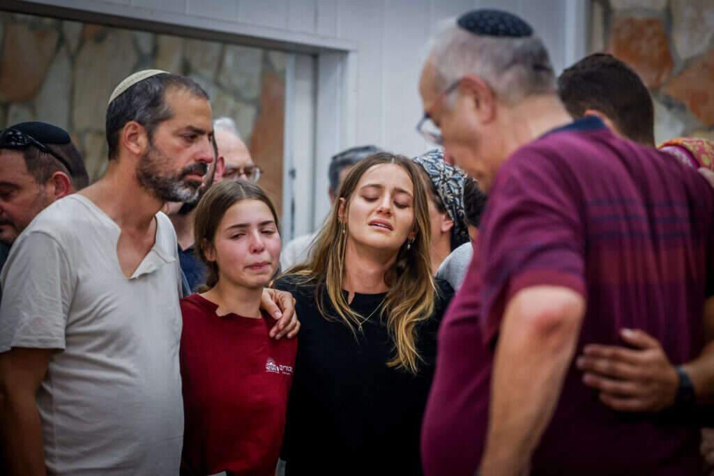 הלוויתו של יהונתן דויטש ז"ל. | חיים גולדברג, פלאש 90 הלוויתו של יהונתן דויטש ז"ל. | חיים גולדברג, פלאש 90