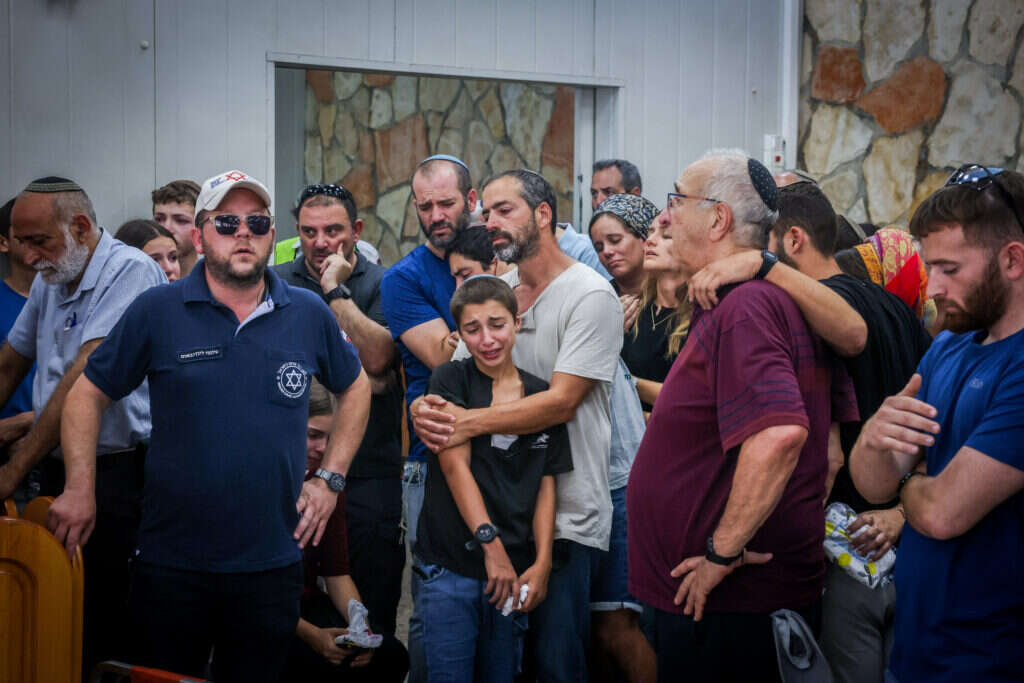 הלוויתו של יהונתן דויטש ז"ל. | חיים גולדברג, פלאש 90 הלוויתו של יהונתן דויטש ז"ל. | חיים גולדברג, פלאש 90