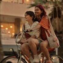 קרוב אליי, סרטה של תום נשר. | שי פלג