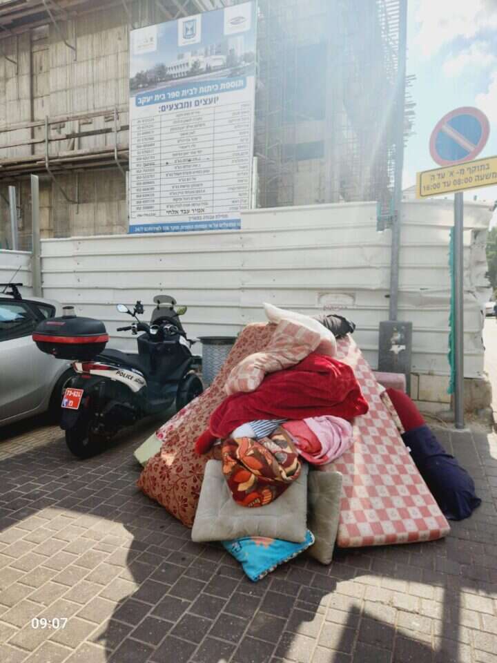 המזרונים מאתר הבנייה המזרונים מאתר הבנייה