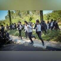 מפגינים חרדים ליד בסיס הקליטה והמיון בתל־השומר, בשבוע שעבר. | אריק מרמור - פלאש 90