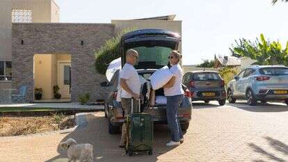 תושבי קיבוץ ניר עם חוזרים לביתםצילומים: לירון מולדובן | לירון מולדובן