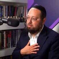 יהונתן רייס. | מסך מתוך הפודקאסט "על המשמעות"