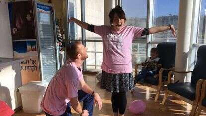 גל שלומוביץ מציע נישואין לשיפי