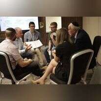 מעגלי שיח לונדון. | - עומר געש