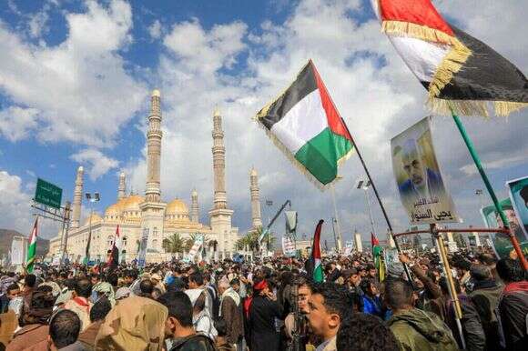 הפגנה תמיכה בחמאס שנערכה בצנעא, תימן. | AFP הפגנה תמיכה בחמאס שנערכה בצנעא, תימן. | AFP