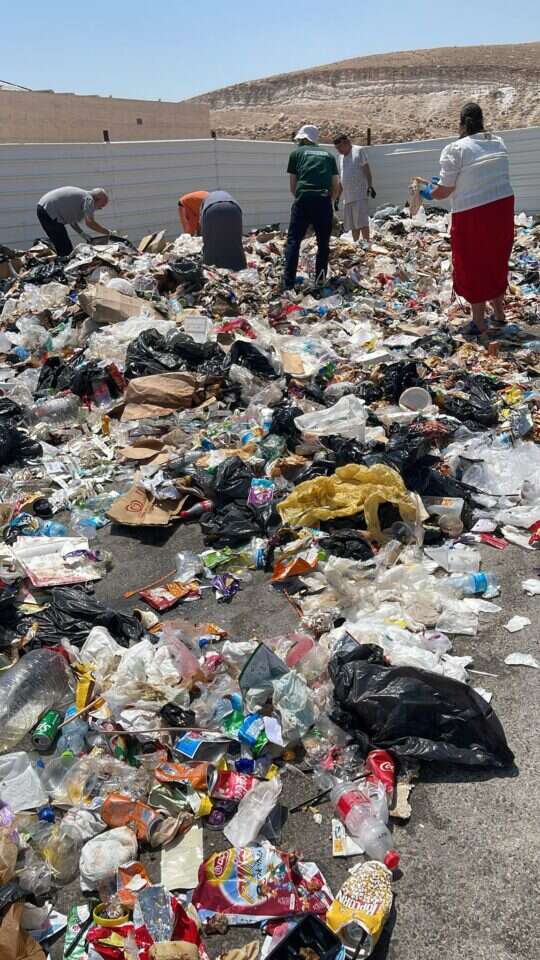 מחפשים אחר עזר השמיעה מחפשים אחר עזר השמיעה