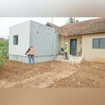 בניית ממ״דים בכפר יובל במועצה אזורית מבואות החרמון, במסגרת פרויקט מיגון בתים פרטיים, בתכנית "מגן הצפון" של צה"ל, משרדי הביטחון והאוצר. 4 נובמבר 2021 | אייל מרגולין - ג׳יני