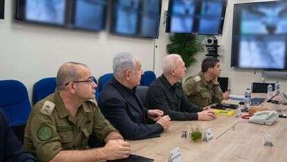 נתניהו וגלנט בקריה עם פתיחת מתקפת המנע נגד חיזבאללה. | מעיין טואף, לע״מ נתניהו וגלנט בקריה עם פתיחת מתקפת המנע נגד חיזבאללה. | מעיין טואף, לע״מ