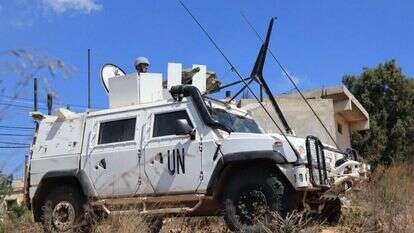 רכב יוניפי"ל בסמוך לגבול ישראל לבנון. | EPA רכב יוניפי"ל בסמוך לגבול ישראל לבנון. | EPA