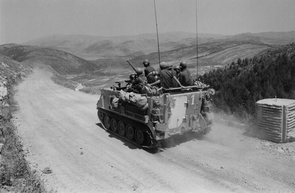 "המלחמה שלי נמשכת כבר 42 שנה". מלחמת שלום הגליל. | גטי אימג'ס "המלחמה שלי נמשכת כבר 42 שנה". מלחמת שלום הגליל. | גטי אימג'ס