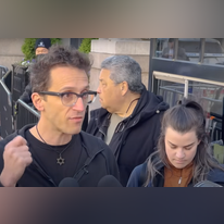 פרופ' שי דוידאי הישראלי, המלמד באוניברסיטת קולומביה. | מסך מיוטיוב