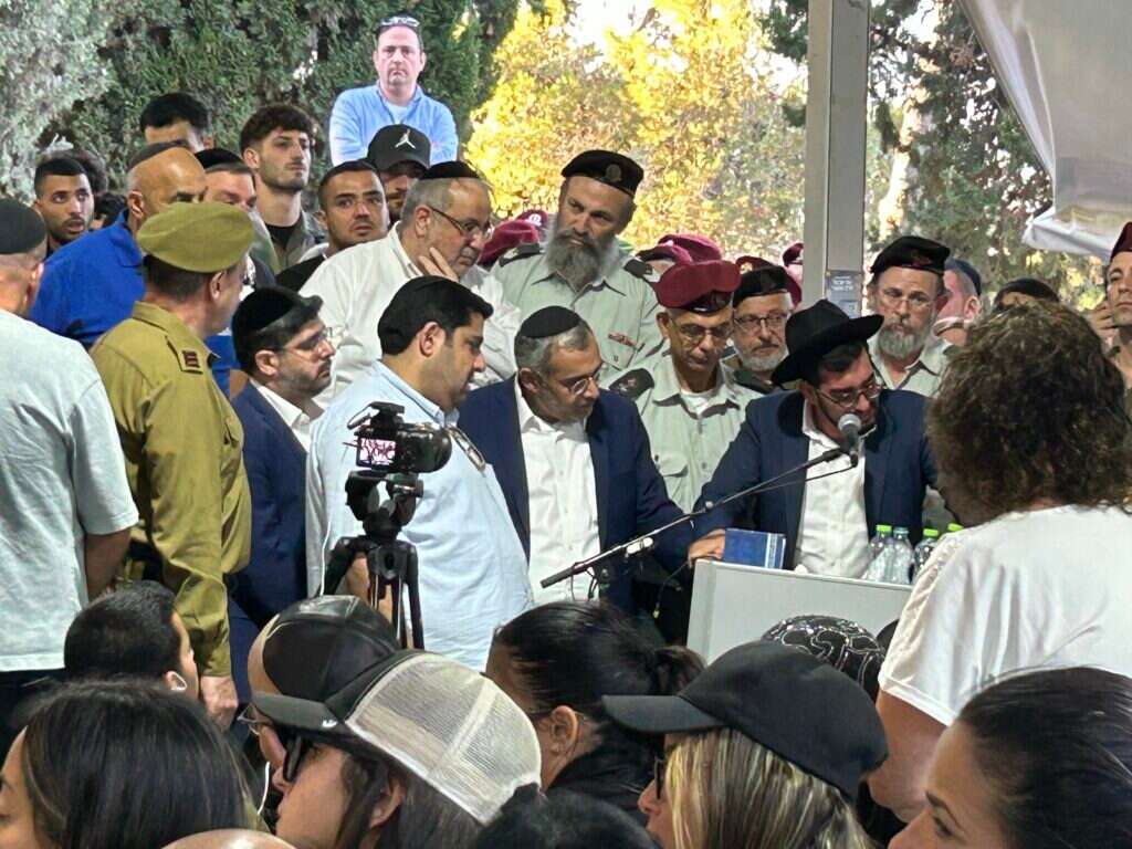 הלווייתו של אורי דנינו בבית העלמין הצבאי בהר הרצל בירושלים, היום