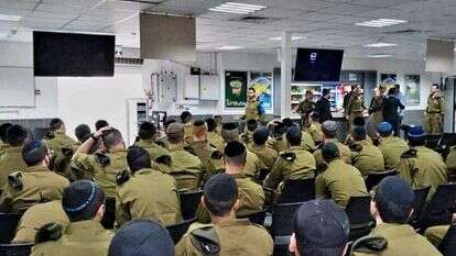 חרדים שהתגייסו במסגרת "תחל"ס - תוכנית חרדים לסדיר". | תחל"ס