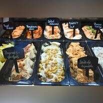 הגלידריה של רוברטו. | ATTILA KISBENEDEK / AFP