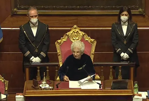 ניצולת השואה ליליאנה סגרה בנאום בפרלמנט האיטלקי. | מסך מיוטיוב