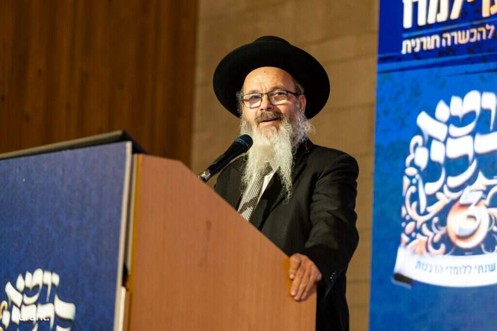 הרב מיכה הלוי. | מענדי קורנט