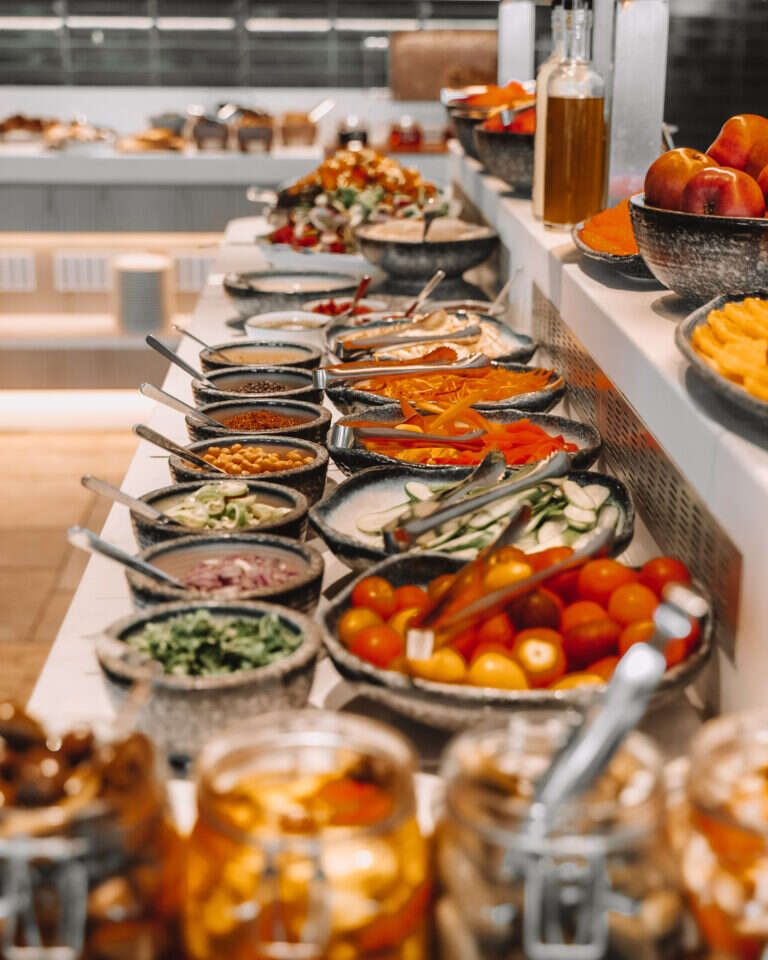 שרתון גרנד תל אביב. | ולדיק סיוויץ