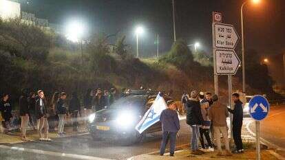 תושבי השומרון מפגינים ליד קדומים בקריאה לממשלה לטיפול בפיגועי הטרור ויצירת ביטחון. למצולמים אין קשר לכתבה. | הלל מאיר, פלאש 90