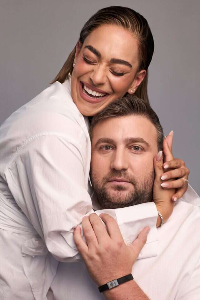 איציק ואסתי סוקולובסקי. | שילת מזרחי, סטיילינג: רינה הלוי, איפור: דניאל בר דוד, שיער: נועה קירשברג