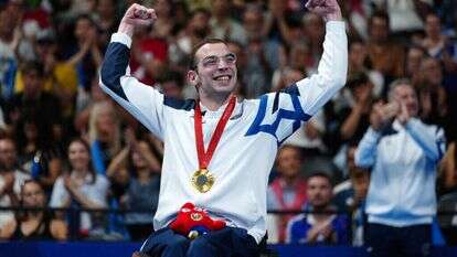 עמי דדאון חוגג את מדליית הזהב / AFP עמי דדאון חוגג את מדליית הזהב / AFP