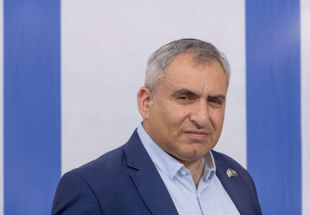 אלקין. | יוסי אלוני