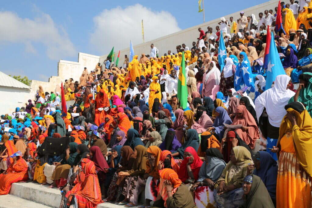 מפגינים במוגדישו נגד הסכם אתיופיה וסומלילנד. | גטי אימג'ס