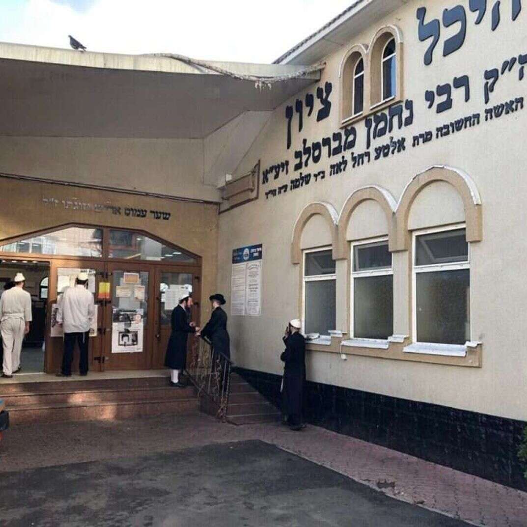 חסידי ברסלב באומן | אדוארד דוקס