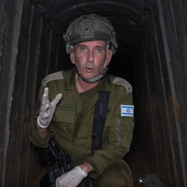 דובר צה"ל דניאל הגרי בהצהרה מתוך מנהרה. | מסך מסרטון דובר צה"ל