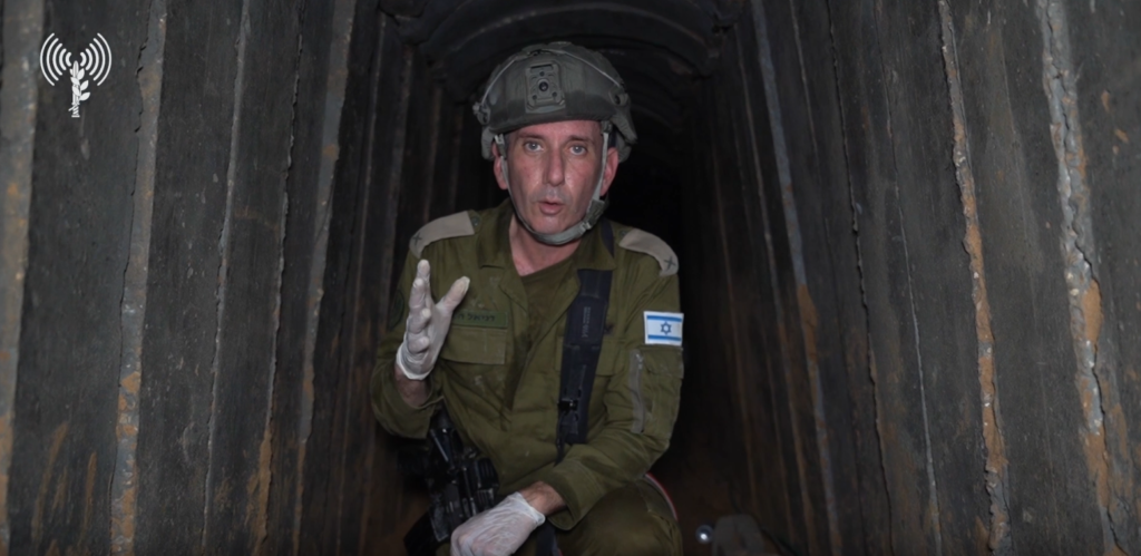 דובר צה"ל דניאל הגרי בהצהרה מתוך מנהרה. | מסך מסרטון דובר צה"ל