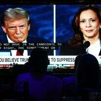 העימות הנשיאותי של ABC News בין המועמדת הדמוקרטית לנשיאות, סגנית נשיא ארה"ב קמלה האריס, לבין המועמד הרפובליקני לנשיאות, נשיא ארה"ב לשעבר דונלד טראמפ. | ריו טאמה / Getty Images / AFP העימות הנשיאותי של ABC News בין המועמדת הדמוקרטית לנשיאות, סגנית נשיא ארה"ב קמלה האריס, לבין המועמד הרפובליקני לנשיאות, נשיא ארה"ב לשעבר דונלד טראמפ. | ריו טאמה / Getty Images / AFP