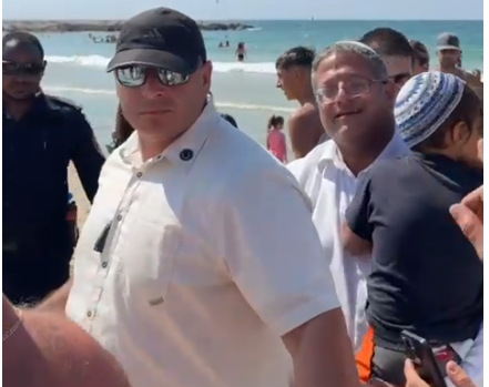 השר בן גביר בחוף תל אביב. | מסך מסרטון של דוברות השר השר בן גביר בחוף תל אביב. | מסך מסרטון של דוברות השר