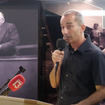 תא"ל במיל' גיא חזות בכנס ז'בוטינסקי. | מסך