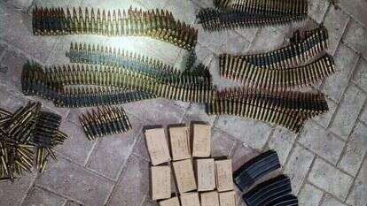 האמל"ח שנמצא במחסן. | דוברות המשטרה