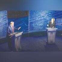 האריס וטראמפ במהלך העימות במרכז החוקה הלאומי בפילדלפיה, השבוע. | אי.פי.איי