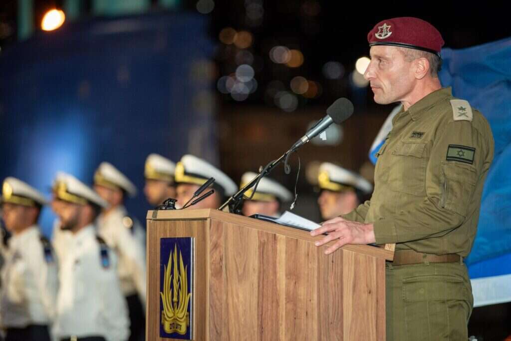 סגן הרמטכ"ל, אלוף אמיר ברעם בטקס סיום קורס חובלים. | דוב רצה"ל
