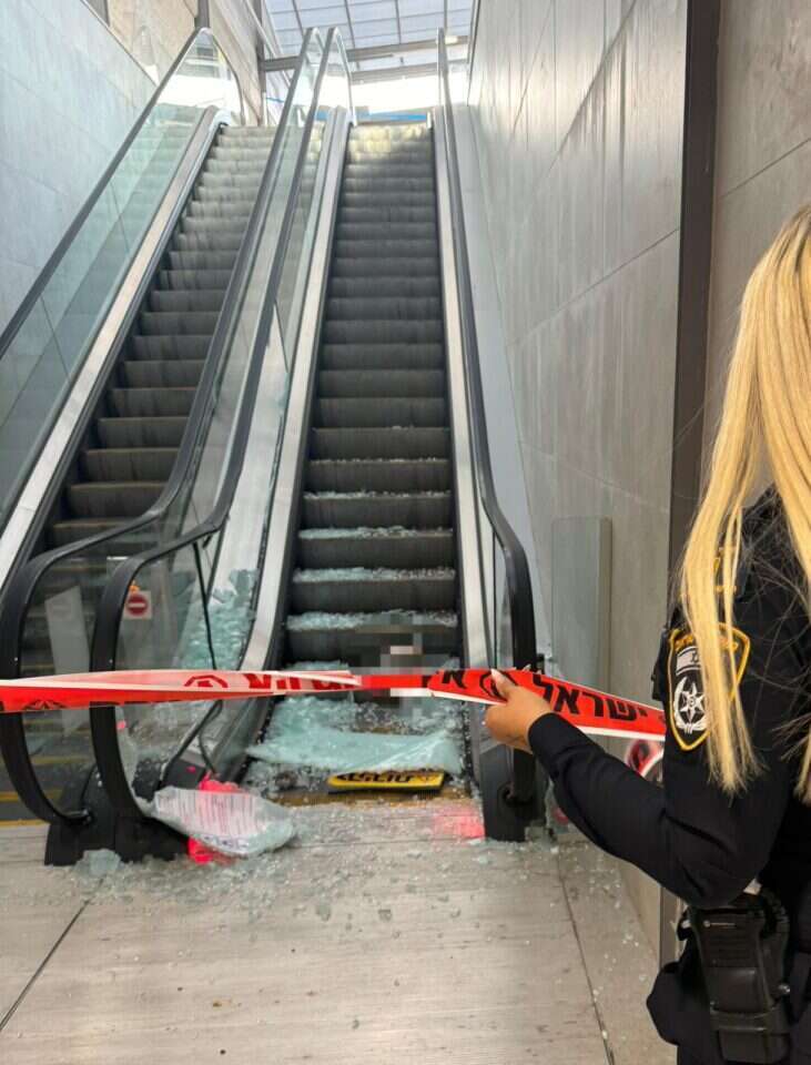 שברי מיירט בתחנת הרכבת פאתי מודיעין. דוברות המשטרה