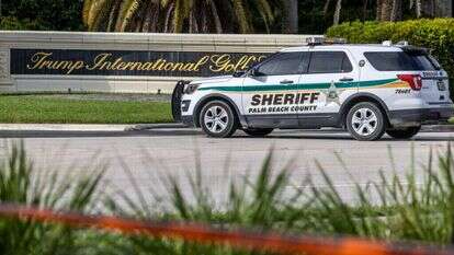 ניידת בזירת ניסיון ההתנקשות בטראמפ. | EPA