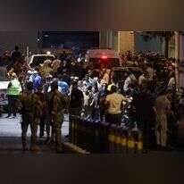 הכניסה למרכז הרפואי של האוניברסיטה האמריקאית בביירות, אתמול בערב. | AFP