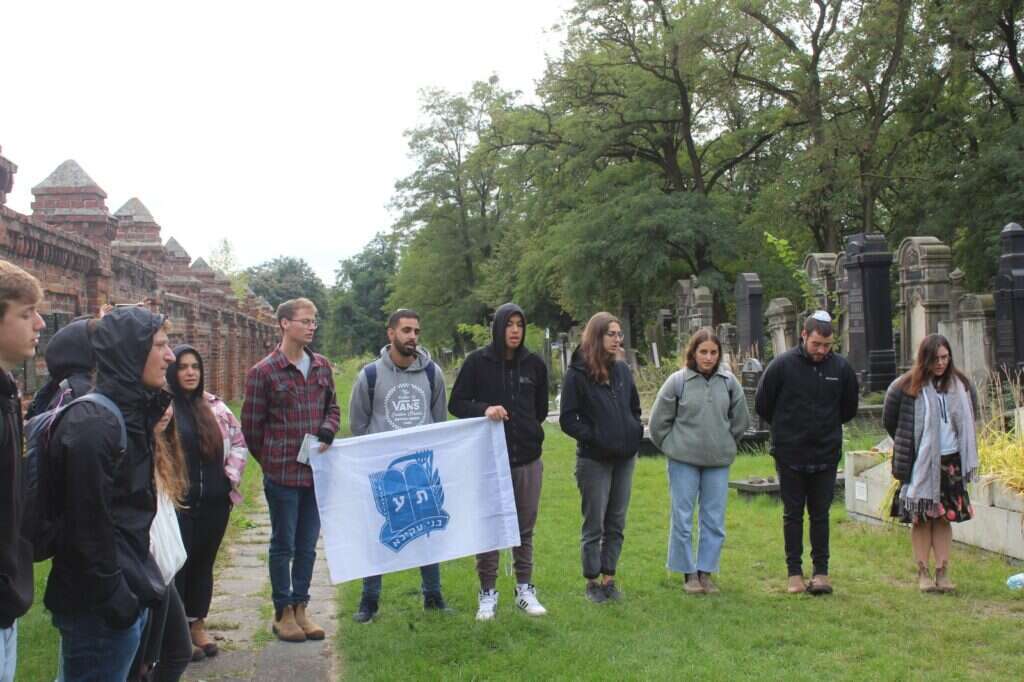 דותן במהלך מסע לפולין של תכנית השינשין לפולין לפני כשנתיים. | בני עקיבא