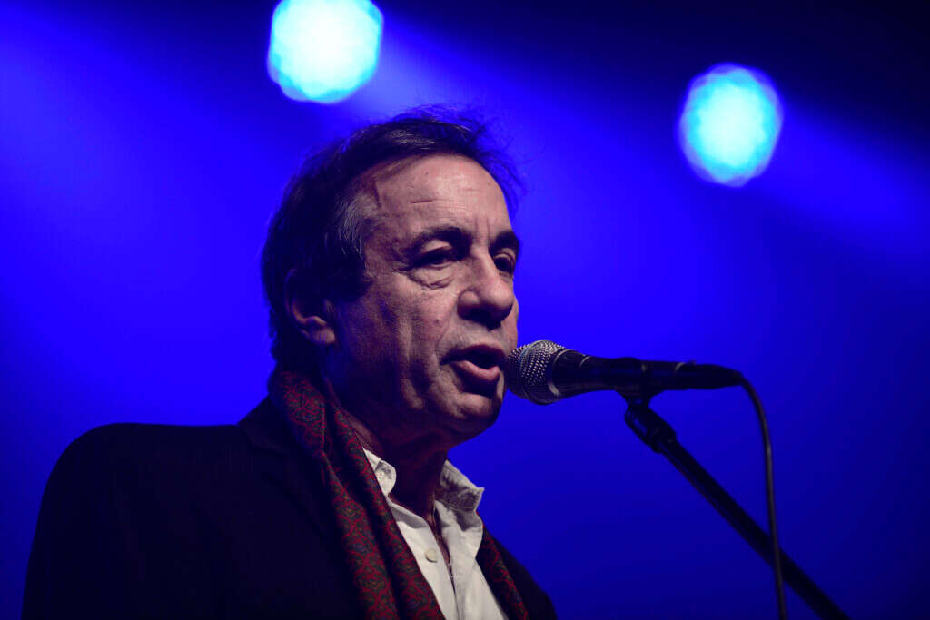 ענבים וגויאבות בחצר. יהונתן גפן. | תומר נויברג, פלאש 90