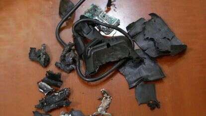 שרידי ביפרים של פעילי חיזבאללה שהתפוצצו. | AFP שרידי ביפרים של פעילי חיזבאללה שהתפוצצו. | AFP