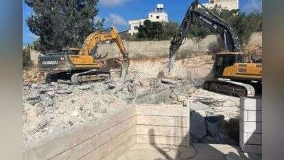 הרס מבנה בלתי חוקי בשטח B. | המנהל האזרחי הרס מבנה בלתי חוקי בשטח B. | המנהל האזרחי