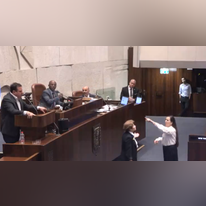טלי גוטליב מוחה על דבריו של איימן עודה במליאה, בשבוע שעבר. | מסך מתוך ערוץ הכנסת