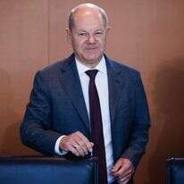 שולץ. | אי.פי.איי