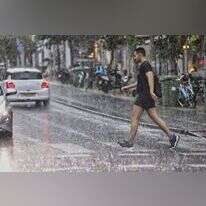 גשם ברחובות תל אביב. | יהושע יוסף - פלאש 90